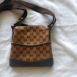 AUTHENTIC GUCCI MESSENGER BAG